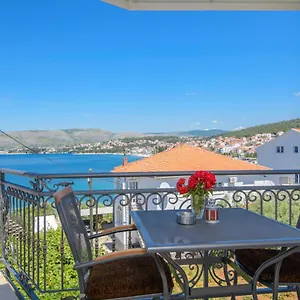 https://apartments-tonka-trogir.splithotels.org
